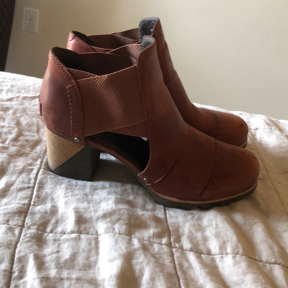 Sorel Addington Cutout